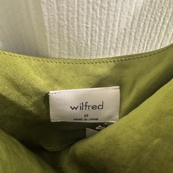 BNWT Aritzia Allusion Camisole in Succulent Green - Picture 2 of 5
